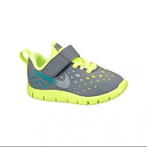 Nike Free Express Toddler Grey/Green Sneakers. Size 5C.